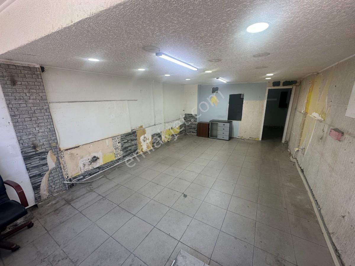 Turyap Göztepe Den Küçükbakkalköy De Kiralık Dükkan - Görsel 12