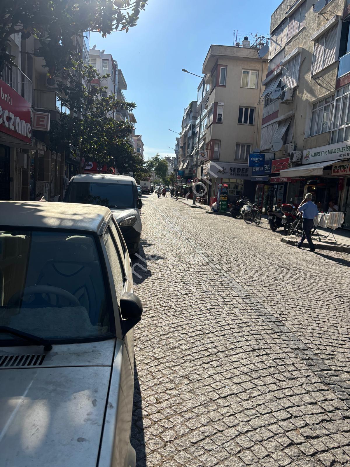 Karşıyaka Alaybey'de Merkezi Konumda Kiralık 2+1 Daire - Görsel 23