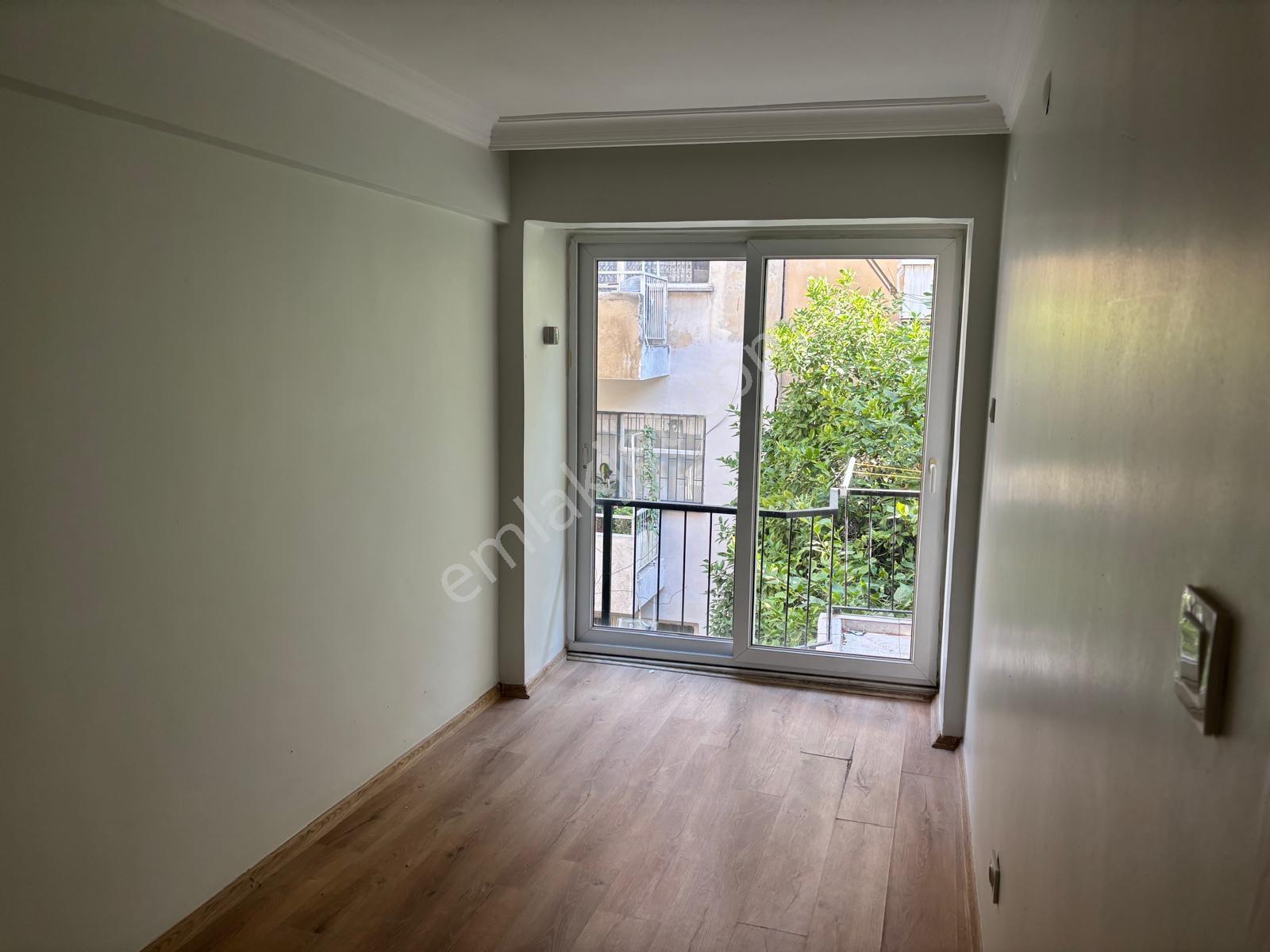 Karşıyaka Alaybey'de Merkezi Konumda Kiralık 2+1 Daire - Görsel 28