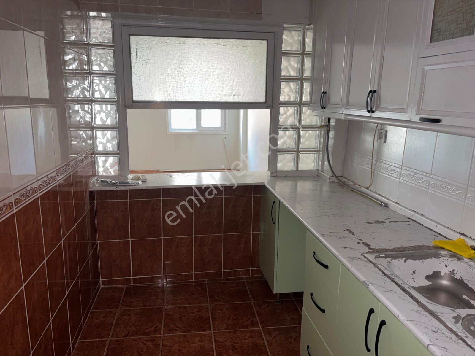 Karşıyaka Alaybey'de Merkezi Konumda Kiralık 2+1 Daire - Görsel 18