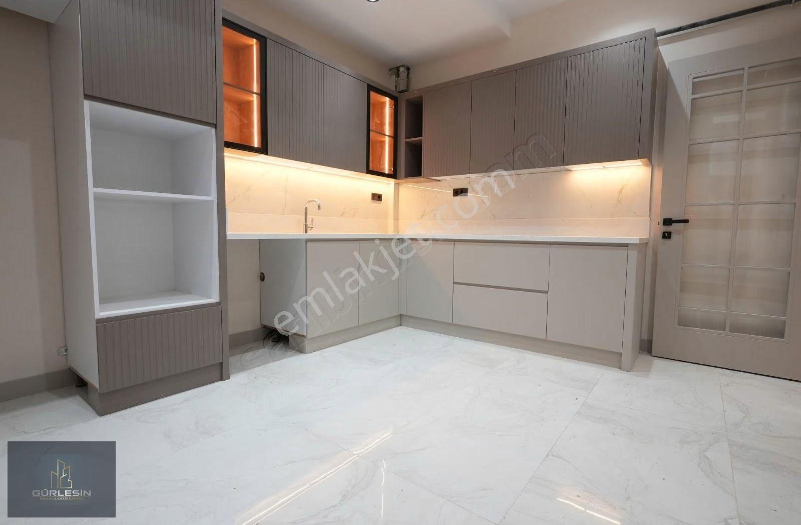 Gürlesinde Havuzlu Site Konseptli Sıfır Kiralık 3+1 Lüks Daire - Görsel 11