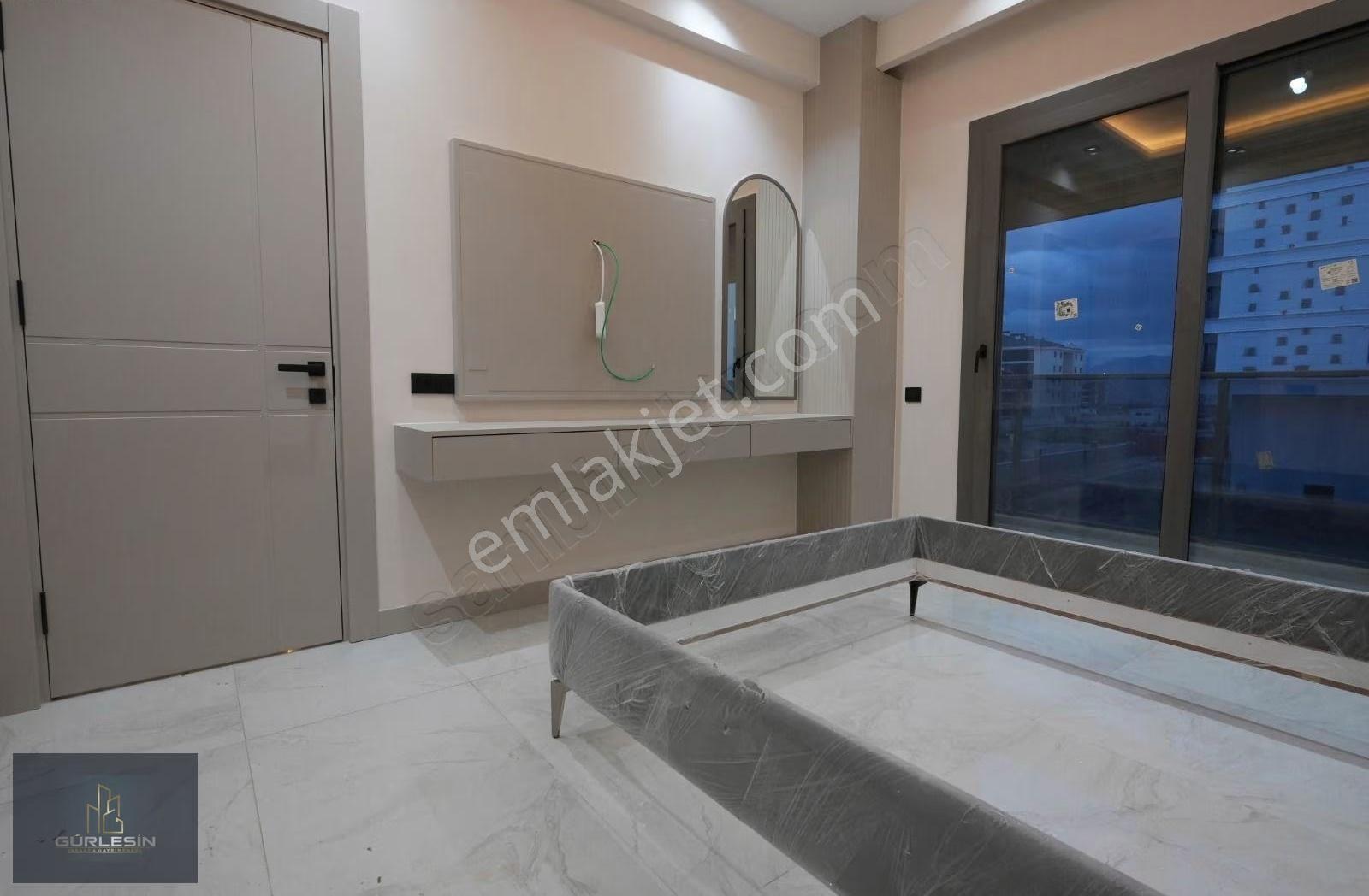 Gürlesinde Havuzlu Site Konseptli Sıfır Kiralık 3+1 Lüks Daire - Görsel 8
