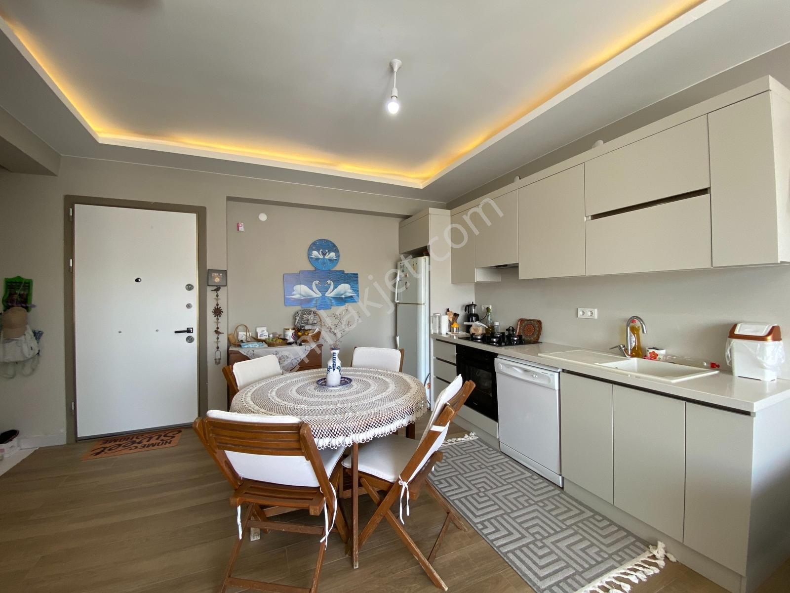 Ayvalık Kadraj Ayazmend Sitesinde Site İçi Cepheli Satılık 2+1 - Görsel 14