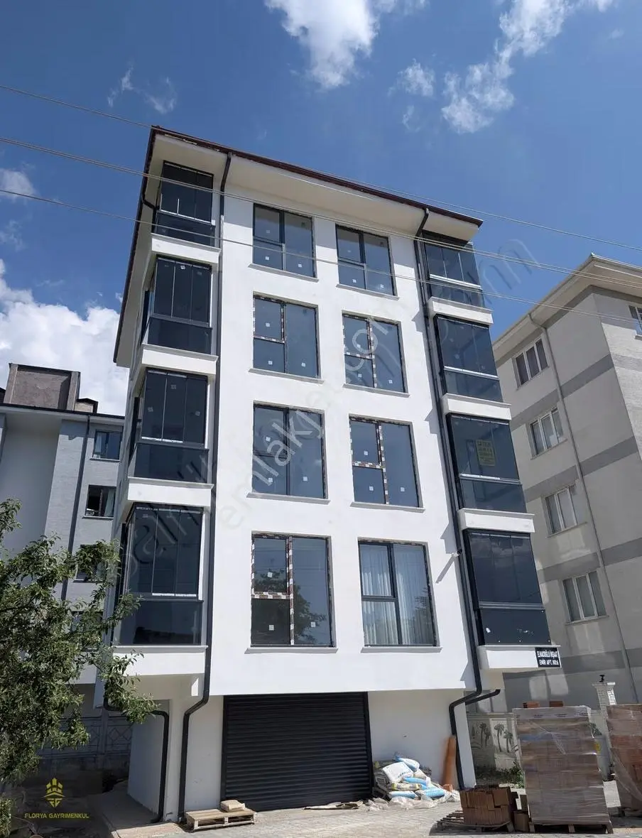 Florya Gm. Satılık Lüks 1+1 Daire Şehir Hastanesi Yakını - Görsel 3