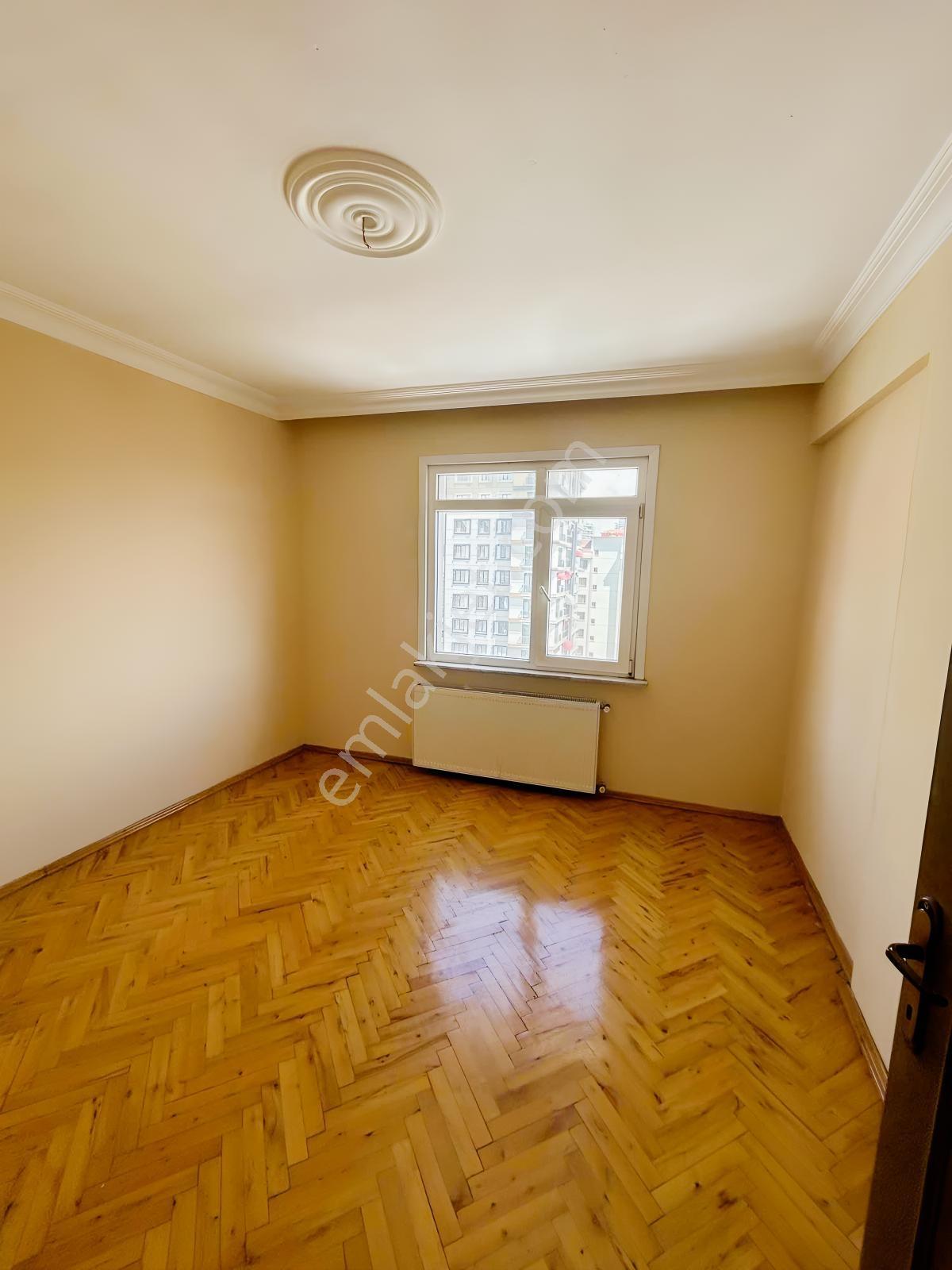 Maltepe'de 3+1 Geniş Kullanışlı Daire - Görsel 4