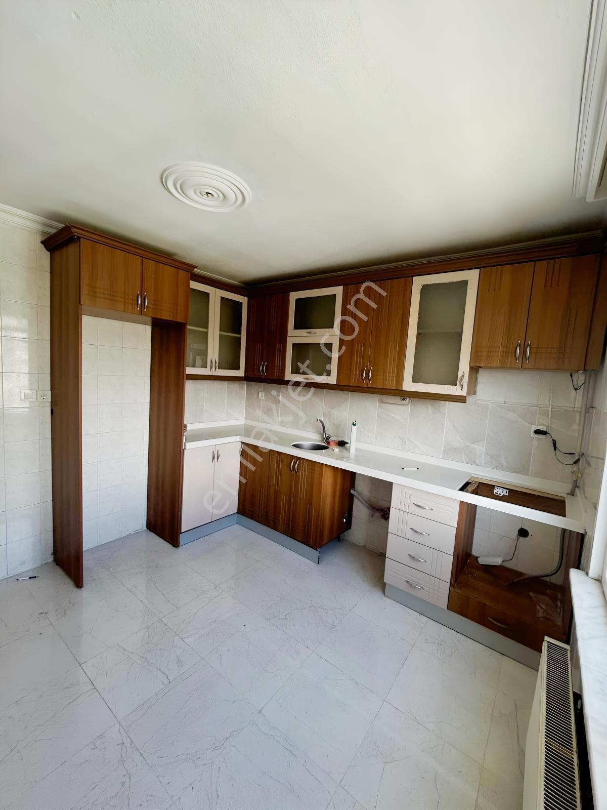 Maltepe'de 3+1 Geniş Kullanışlı Daire - Görsel 13