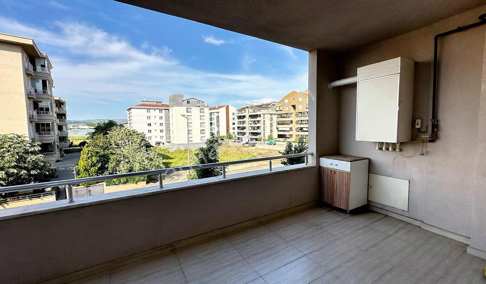 Geçit Mahallesinde Kiralık 3+1 Ara Kat Daire - Görsel 13