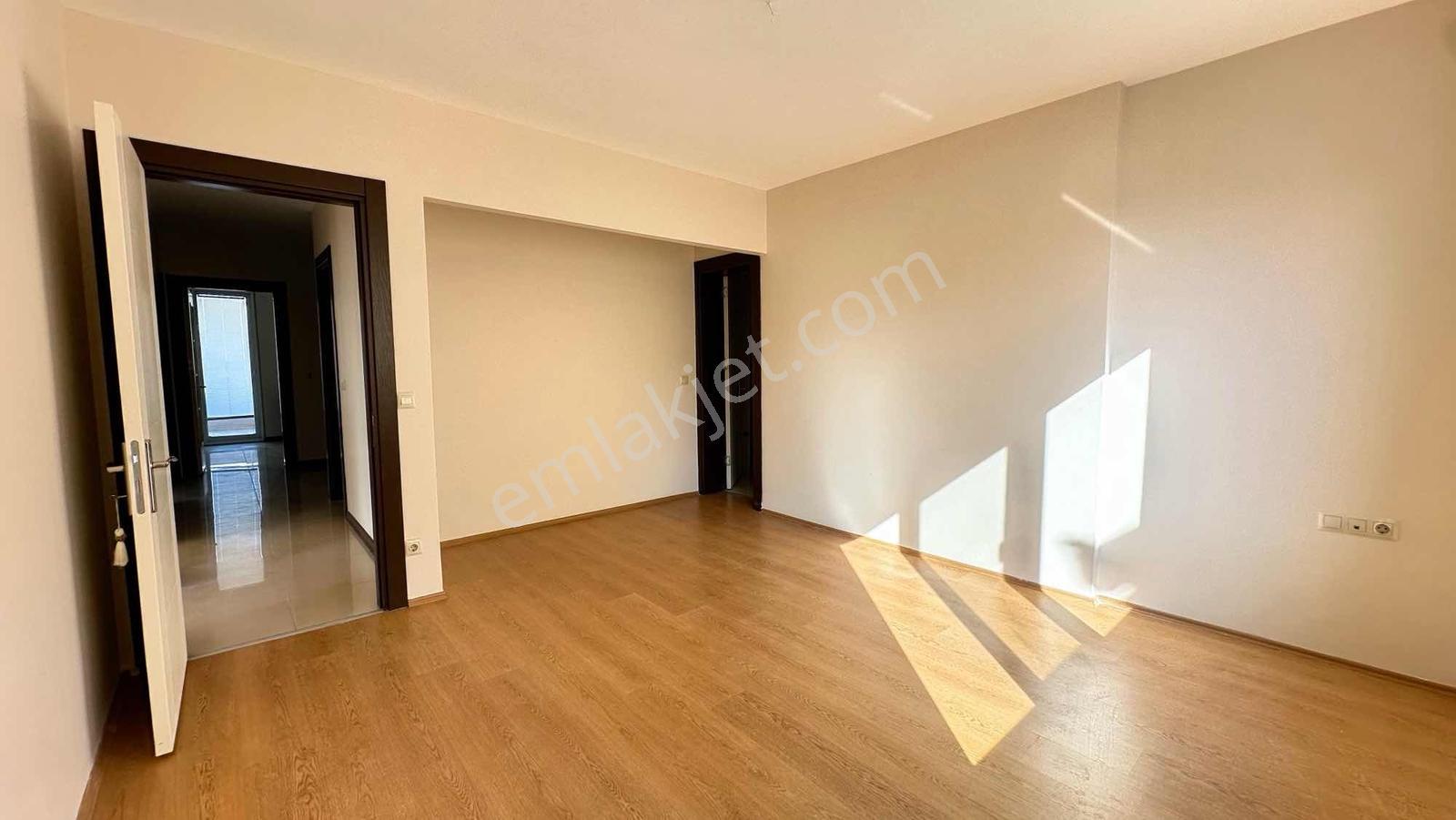 Geçit Mahallesinde Kiralık 3+1 Ara Kat Daire - Görsel 18