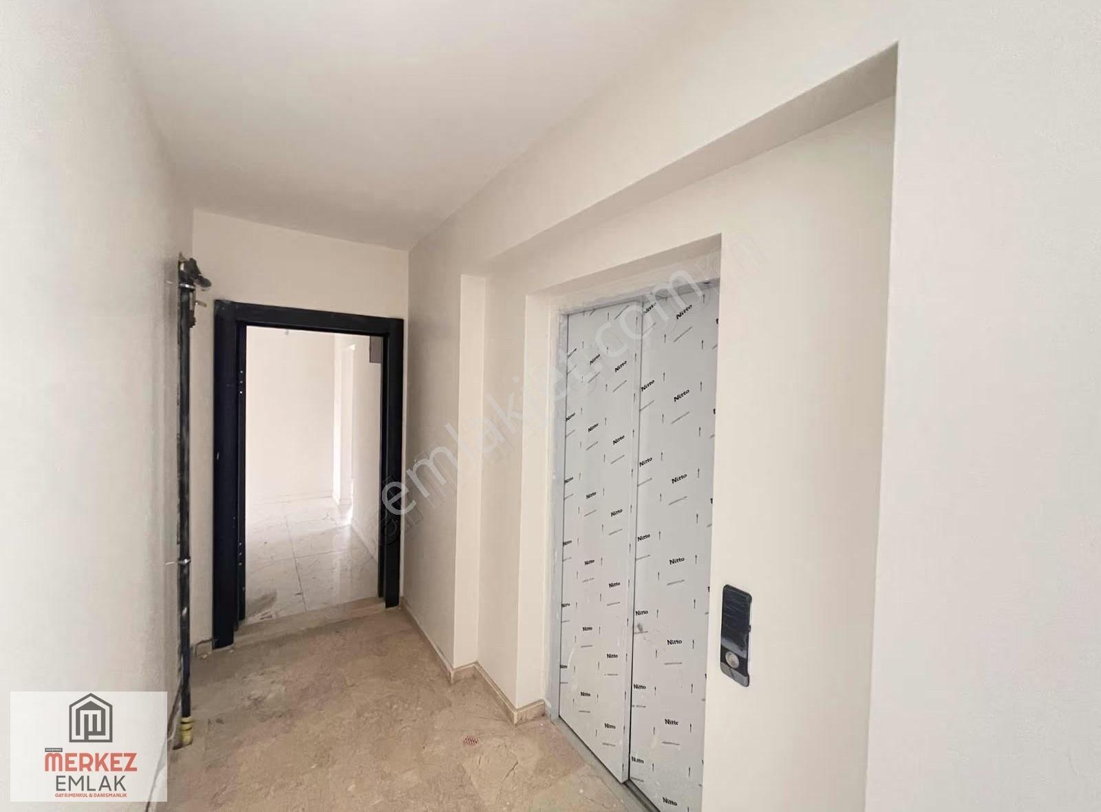 Başiskele Yeşilyurtta Mamik Reform Sitesinde Kiralık 3+1 En Üst - Görsel 28