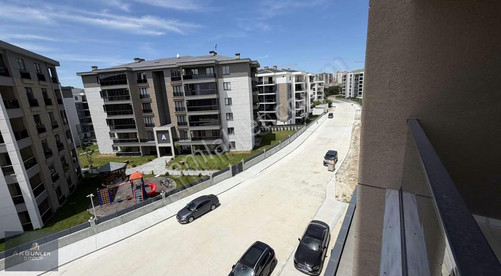 Site İçerisinde Doğayla İç İçe Satılık 3+1 7/24 Güvenlik - Görsel 2