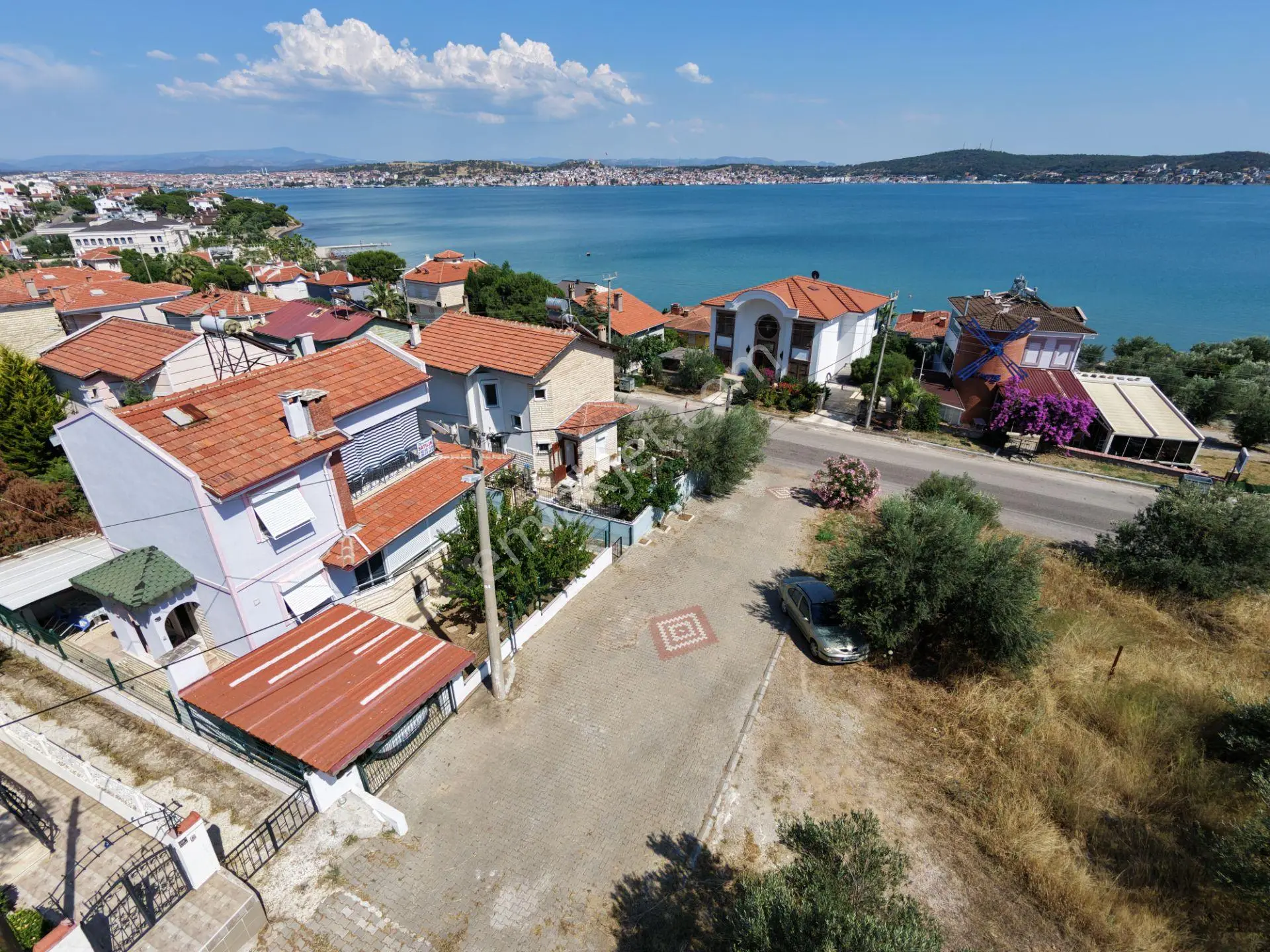 Cundada Deniz Manzaralı, Bahçeli Ve Bakımlı Satılık Villa