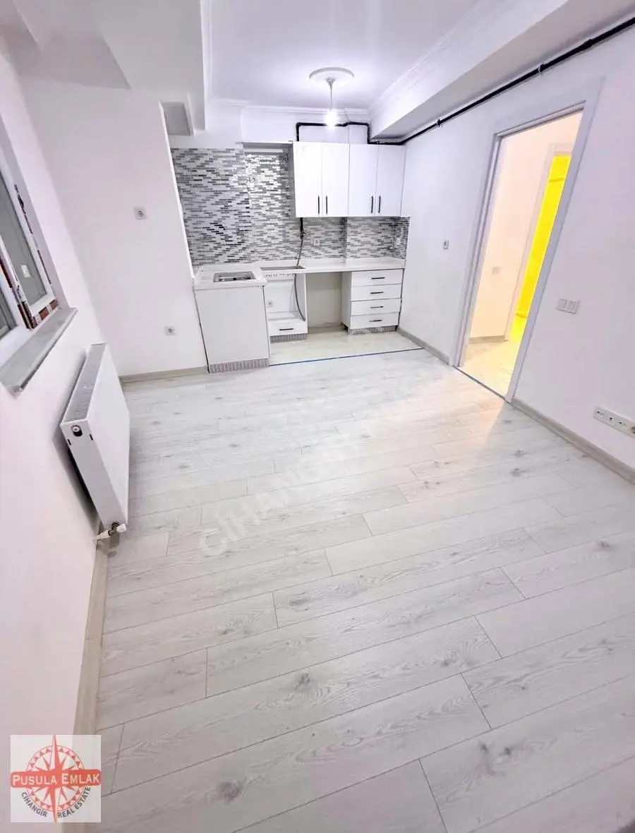 Cihangir Yenibina'da 1+1 Kiralık Daire - 45m² Net - Görsel 4