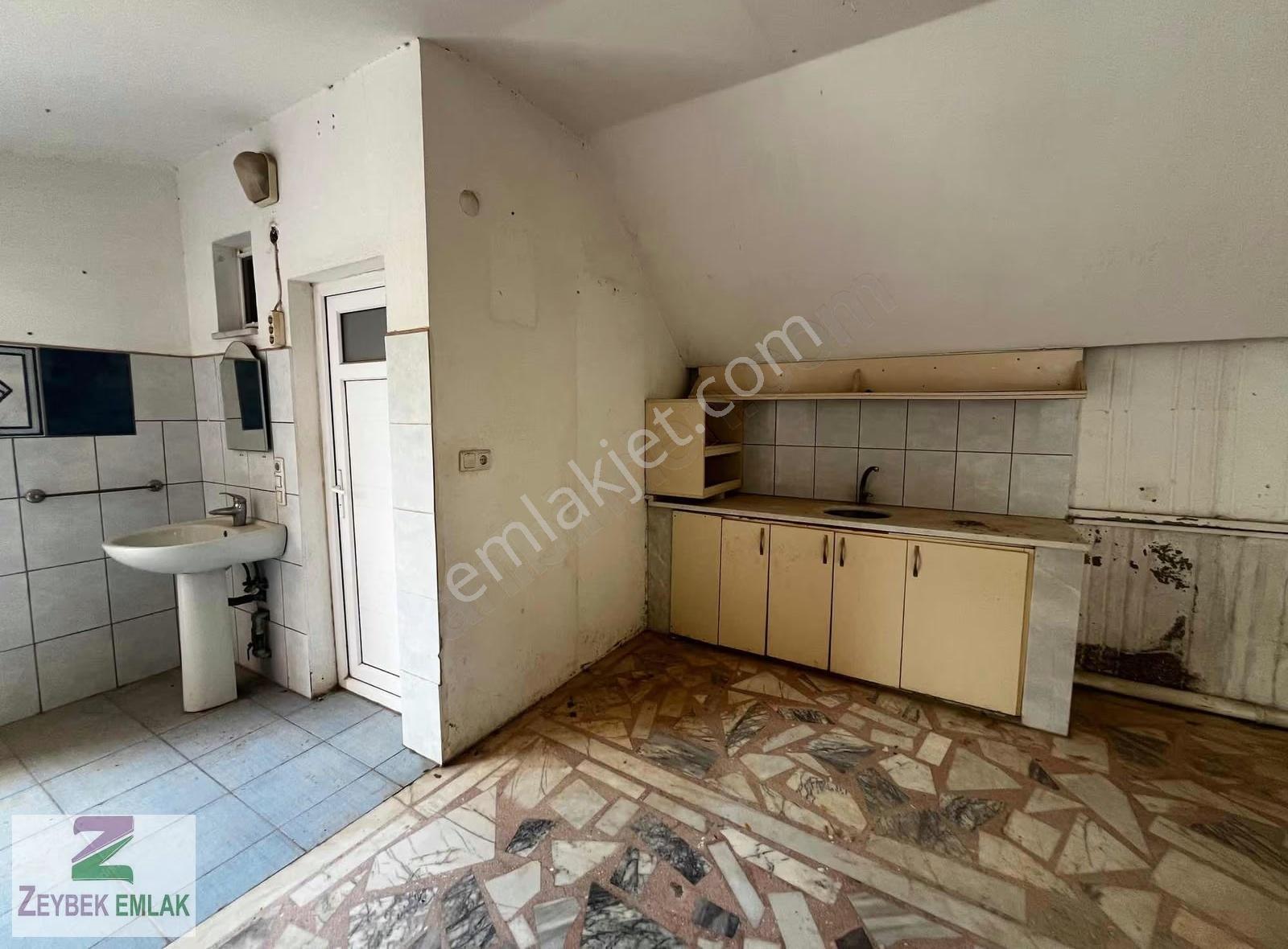 Foça Mahallesi Satılık 6+2 Villa - Görsel 12