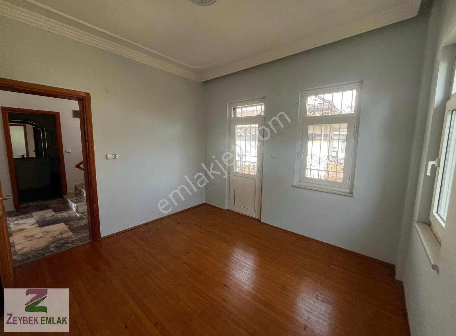Foça Mahallesi Satılık 6+2 Villa - Görsel 2