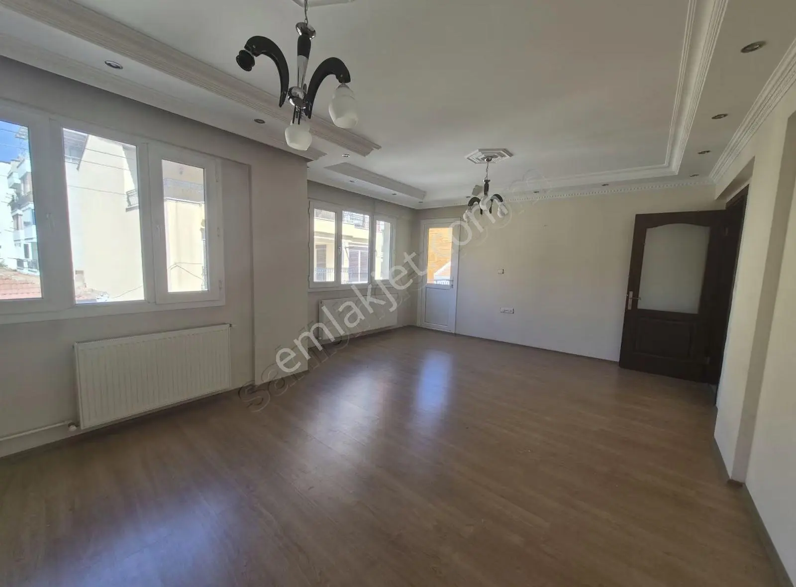 Dibek Caddesinde Kiralık Doğalgazlı 4+1 Daire - Görsel 5