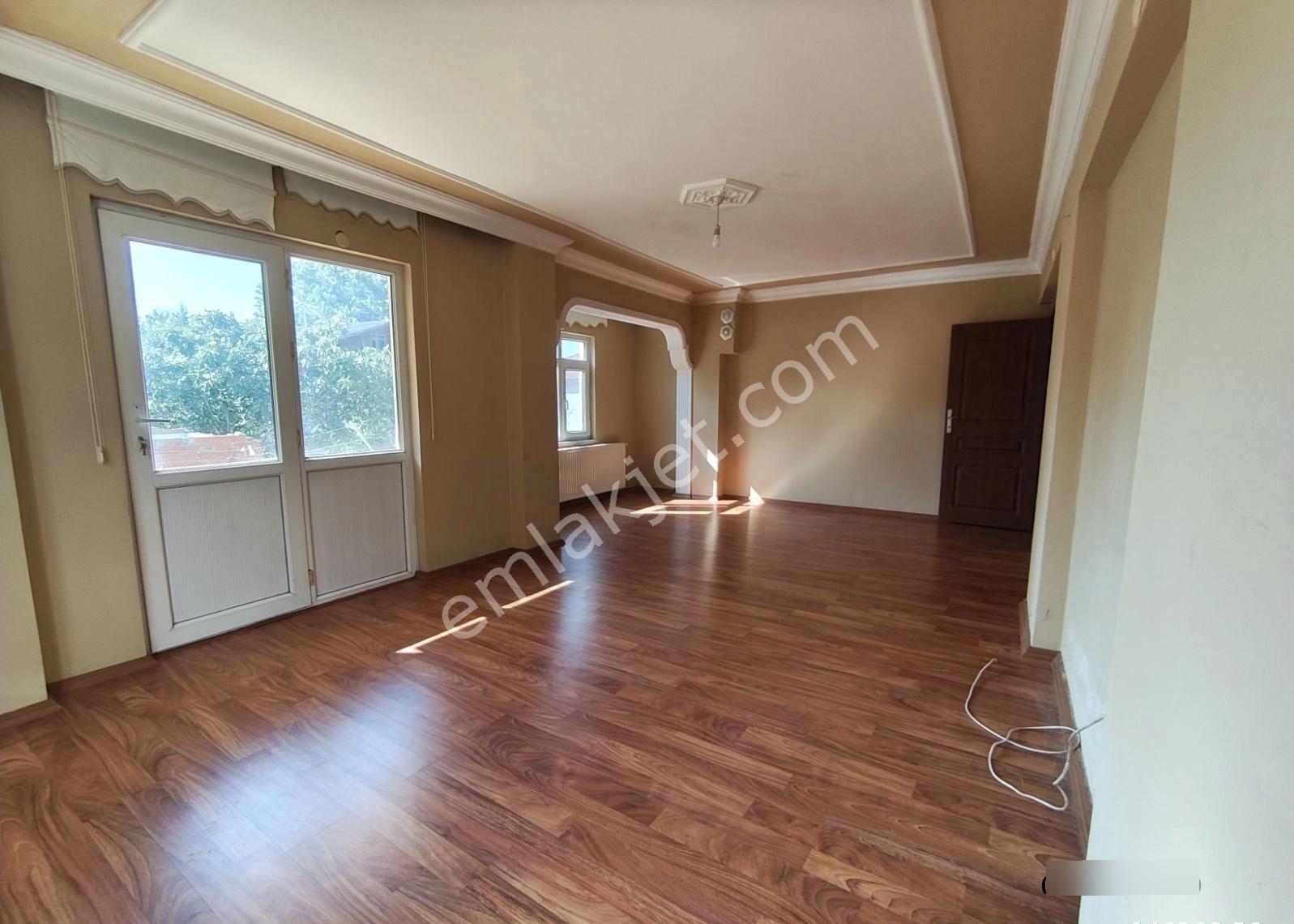 Karasu Merkezde Ayrı Mutfak Geniş Kiralık Daire - Görsel 13