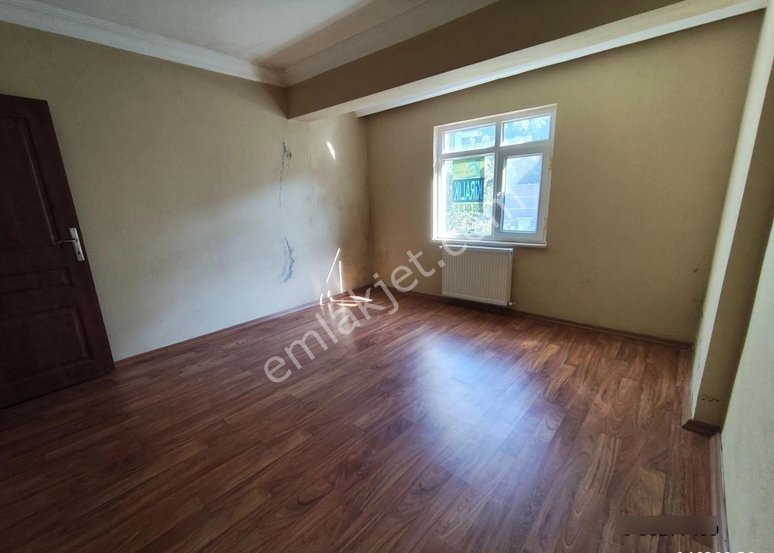 Karasu Merkezde Ayrı Mutfak Geniş Kiralık Daire - Görsel 8