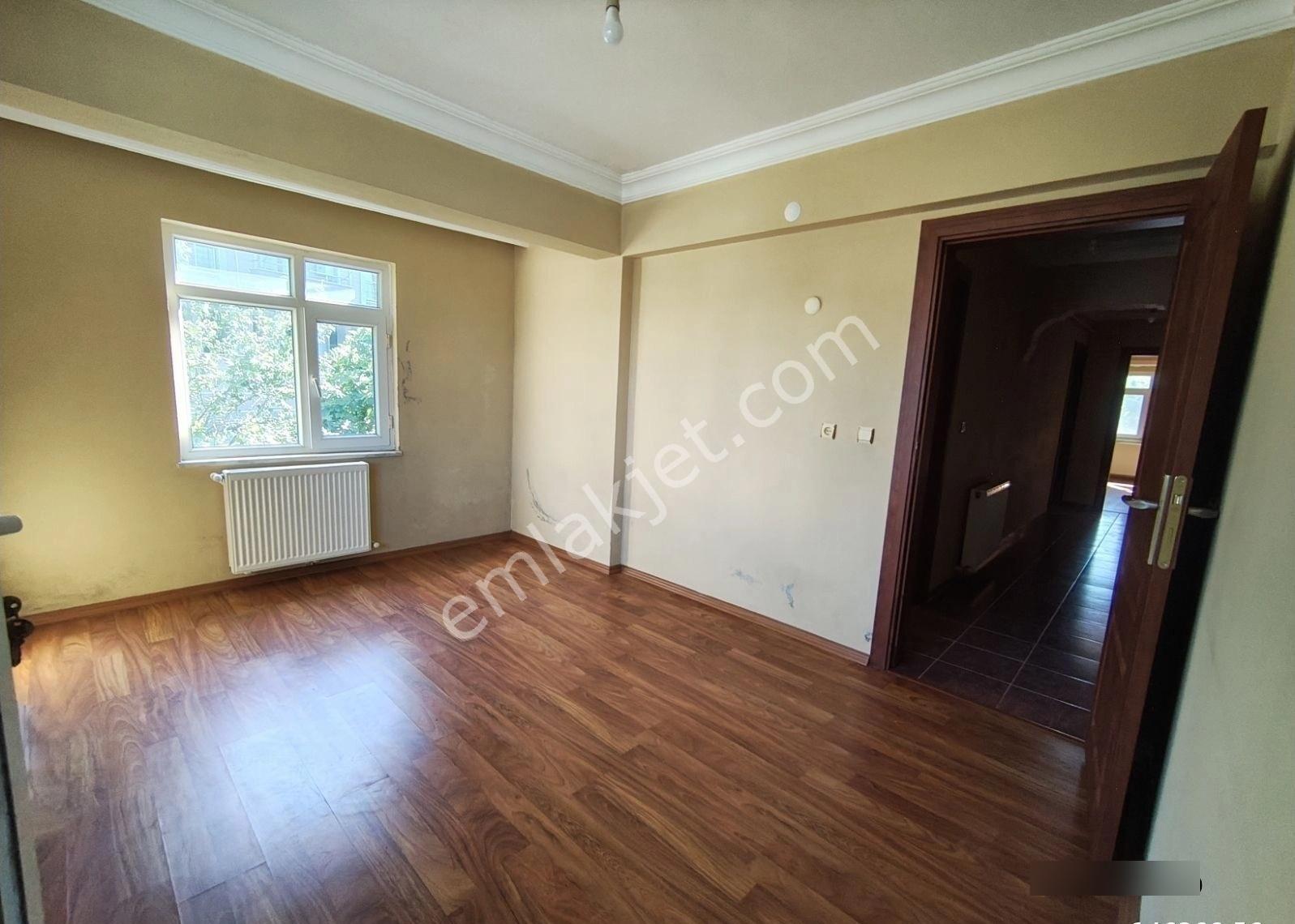 Karasu Merkezde Ayrı Mutfak Geniş Kiralık Daire - Görsel 14