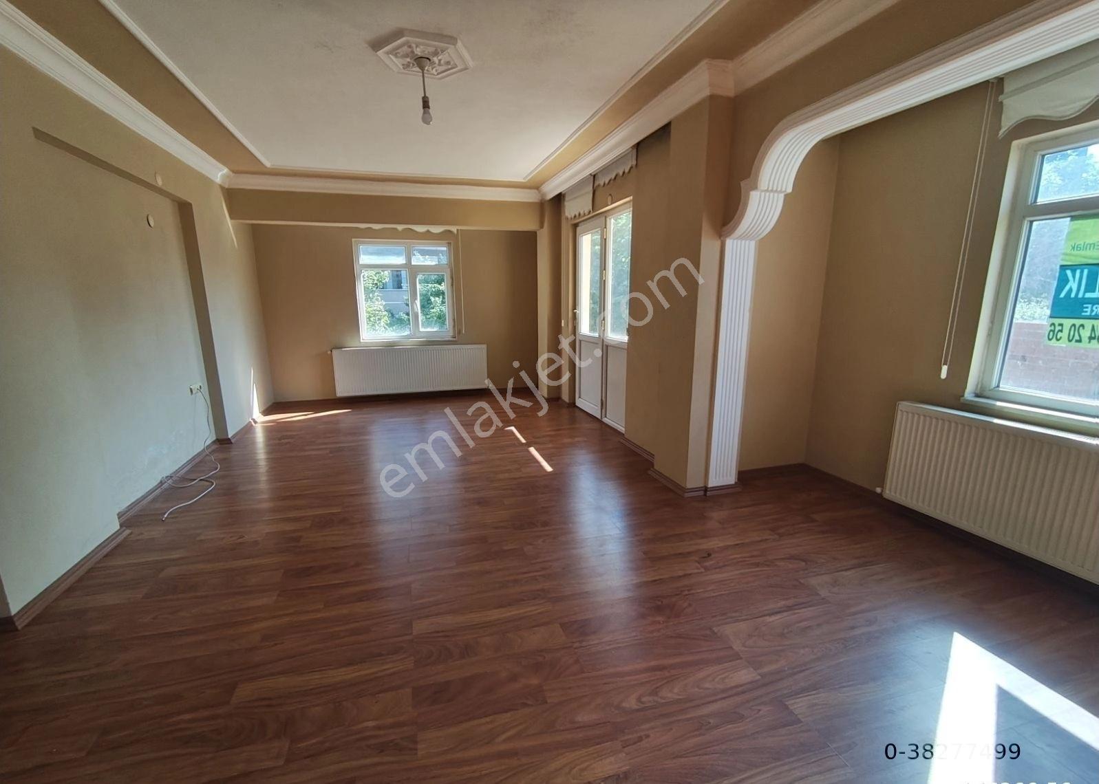 Karasu Merkezde Ayrı Mutfak Geniş Kiralık Daire - Görsel 15