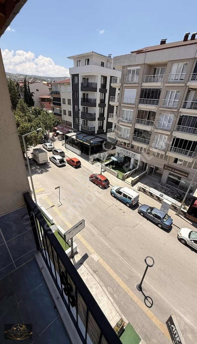 Sinanoğlu'dan Satılık Cadde Üzeri Masrafsız 2+1 Geniş Daire - Görsel 3