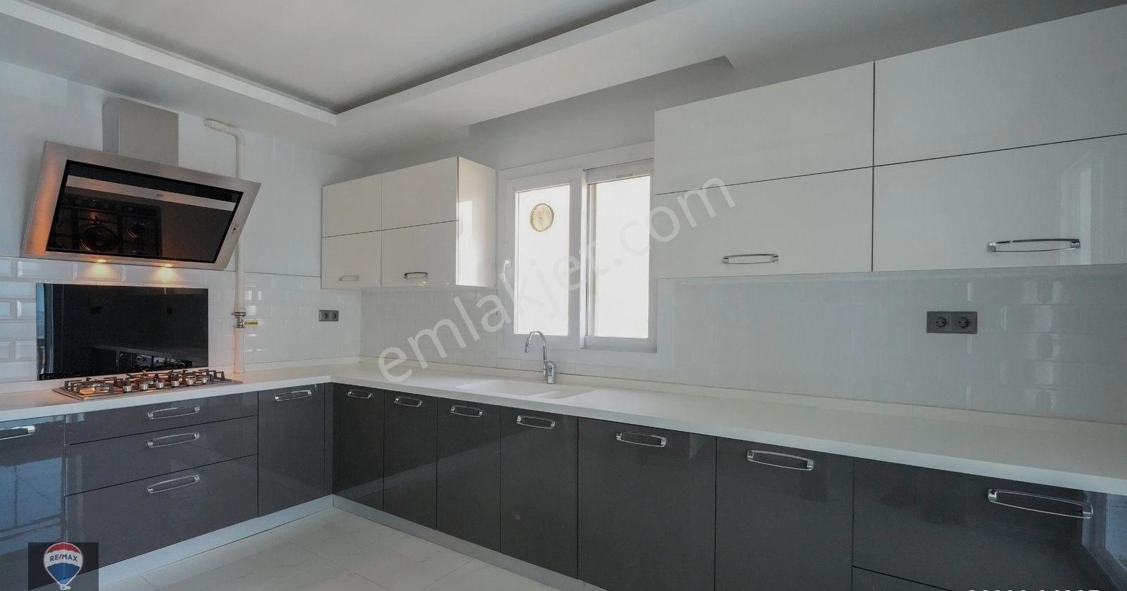 Ege Mahallesi Kırmızı Evler Sitesi Deniz Manzaralı 4+1 Daire - Görsel 19