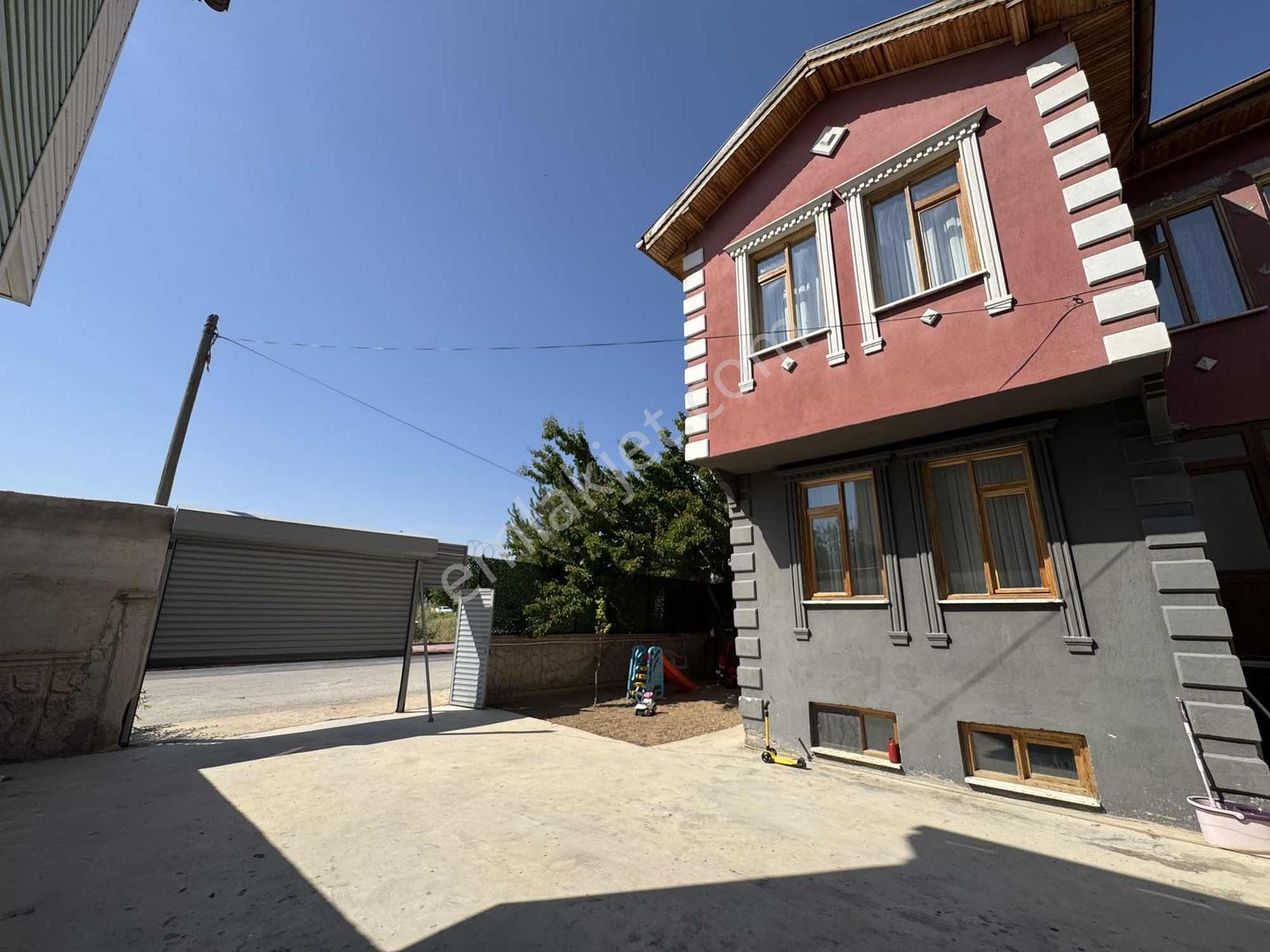 Buharada Müstakil Yaşam Alanı, Geniş Bahçeli 3+1 Villa - Görsel 15