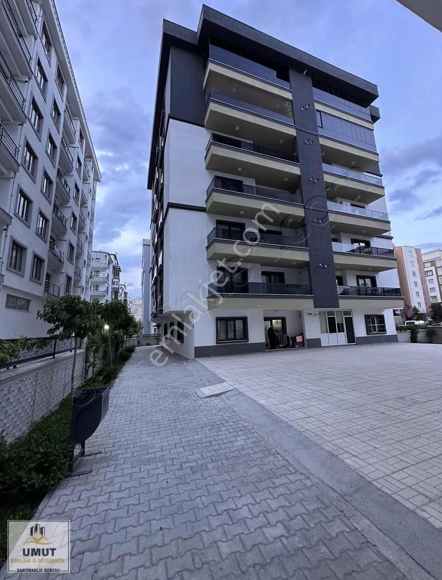 Şerefiye'de Coğaz Petrol Yanı Site İçinde Satılık 3+1 Lux Daire - Görsel 20