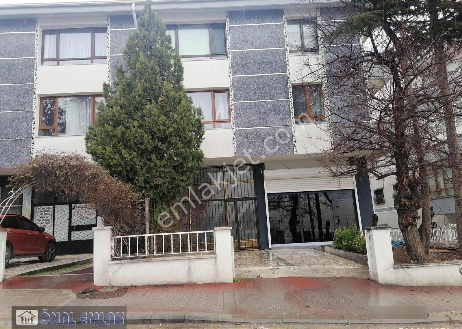 Önaldan Ankara Çankaya Naci Çakır Mah. 90m (45+45 Depolu) - Görsel 31