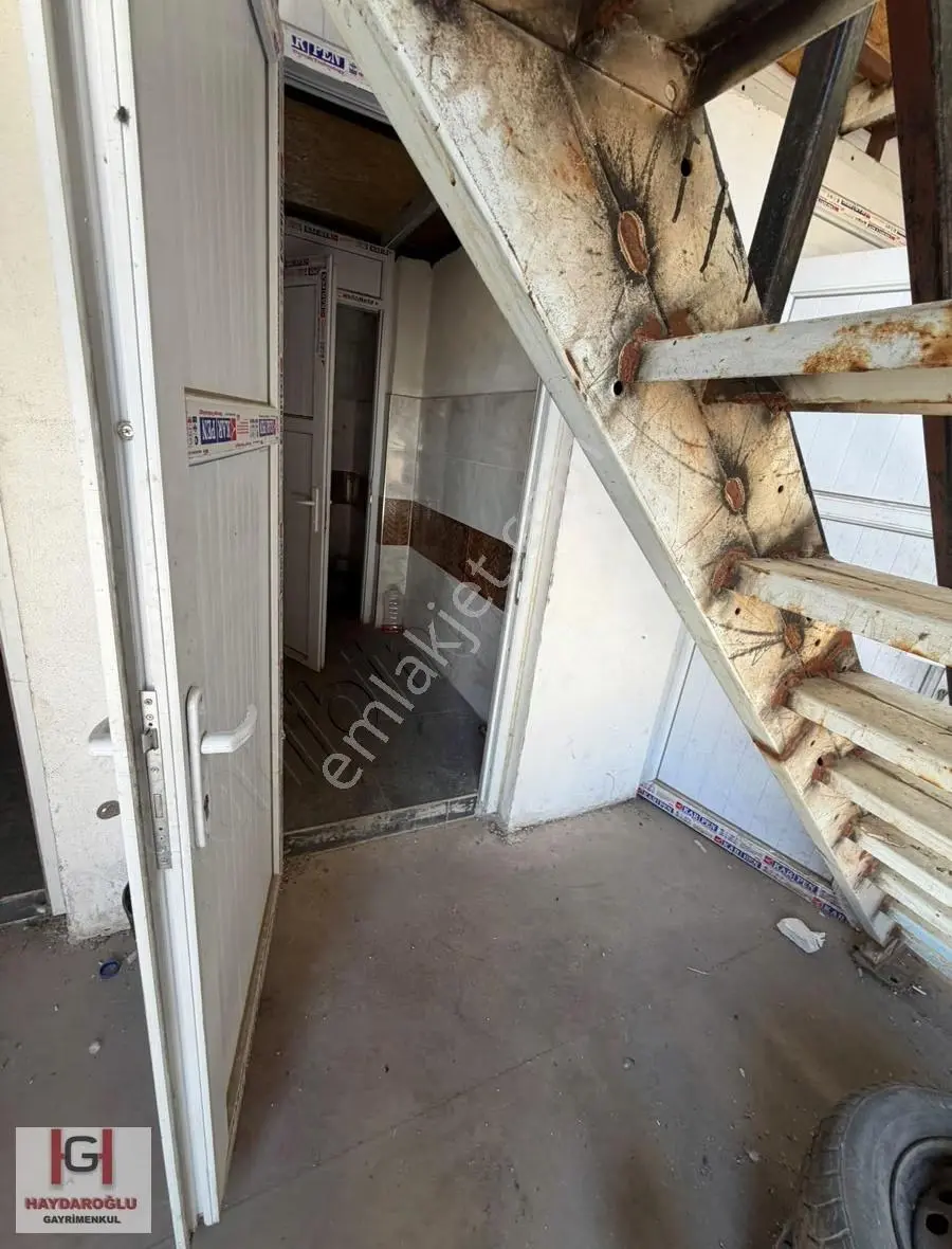 Burak Mah'de Biriketçiler Sitesinde Kiralık 3240 M² Fabrika - Görsel 5