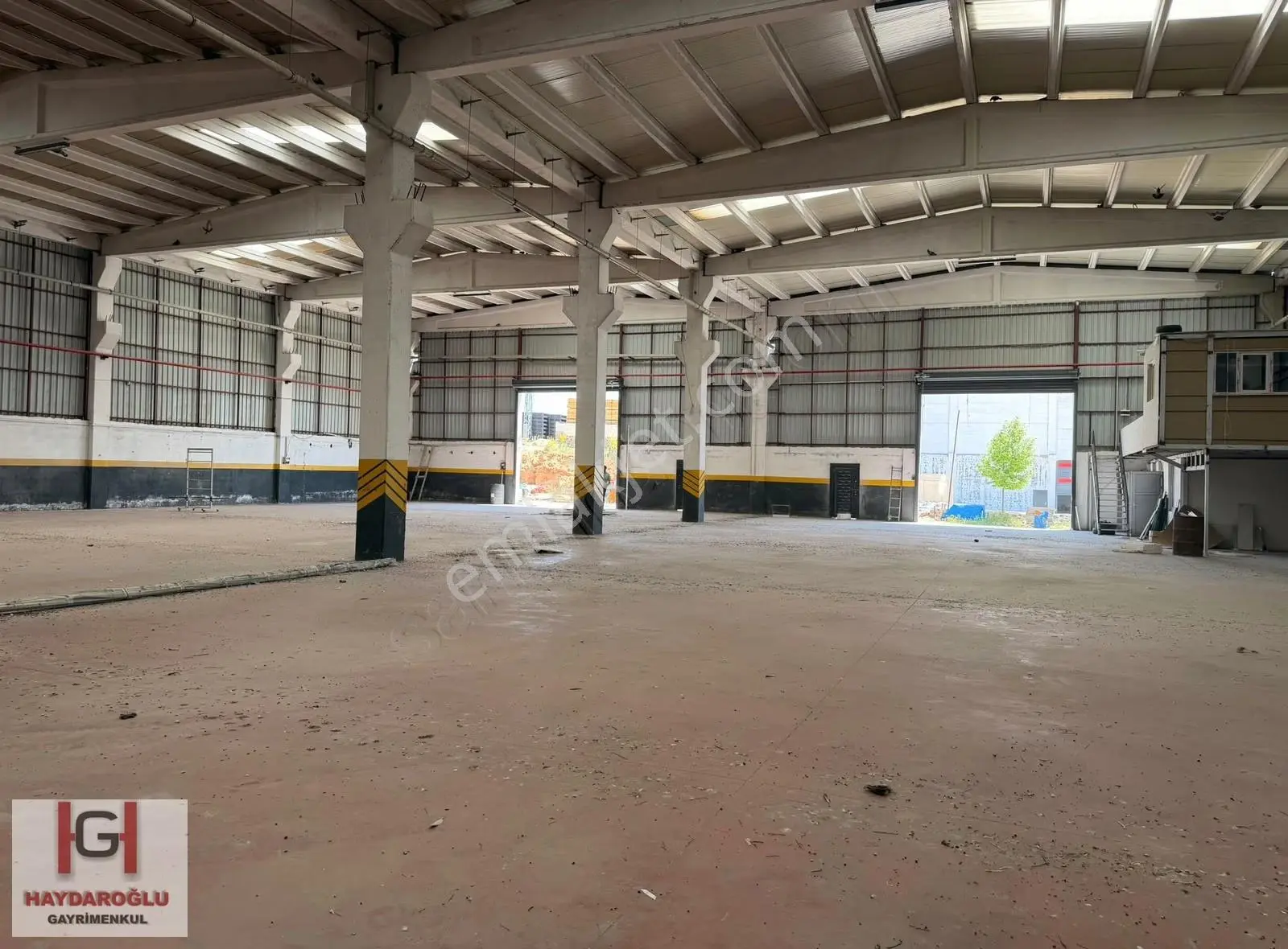 Burak Mah'de Biriketçiler Sitesinde Kiralık 3240 M² Fabrika - Görsel 3