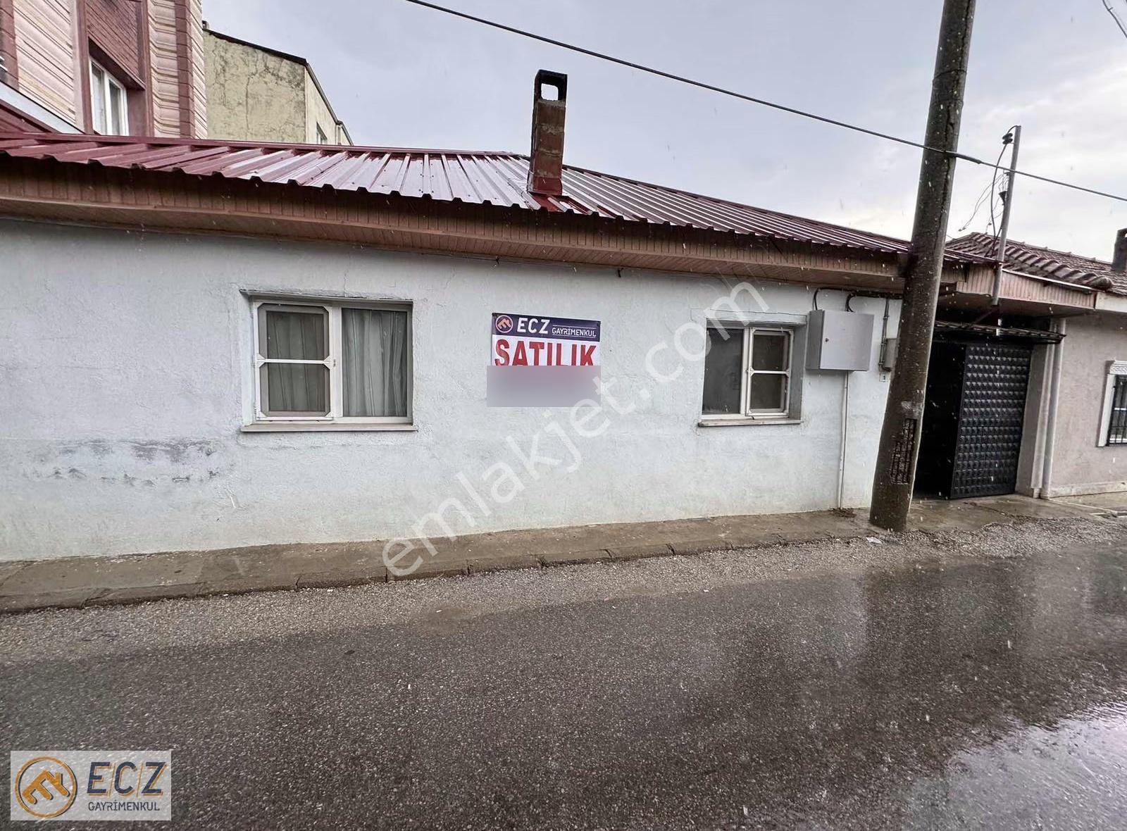 Ecz Gayrimenkul Den Satılık Müstakil İçinde 3 Daire İle Arsası - Görsel 8