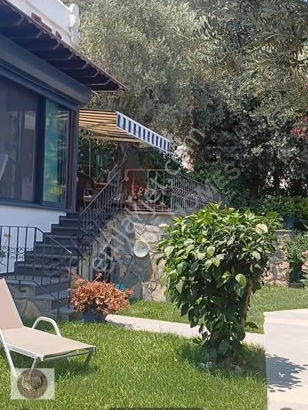 Türkbükü Hekimköy'de Deniz Manzaralı Teraslı Bahçe Kullanımlı - Görsel 2
