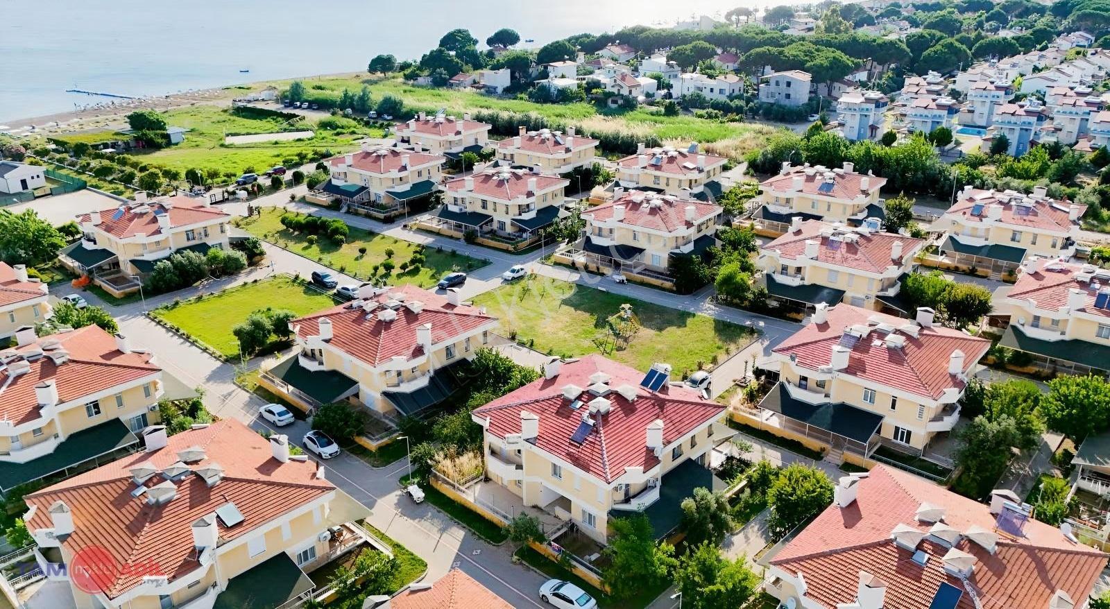 Denize Sıfır Site İçinde Özel Plajlı 4+1 Full Tadilatlı Villa - Görsel 29