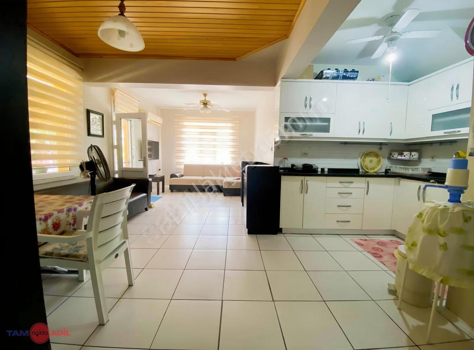 Denize Sıfır Site İçinde Özel Plajlı 4+1 Full Tadilatlı Villa - Görsel 22