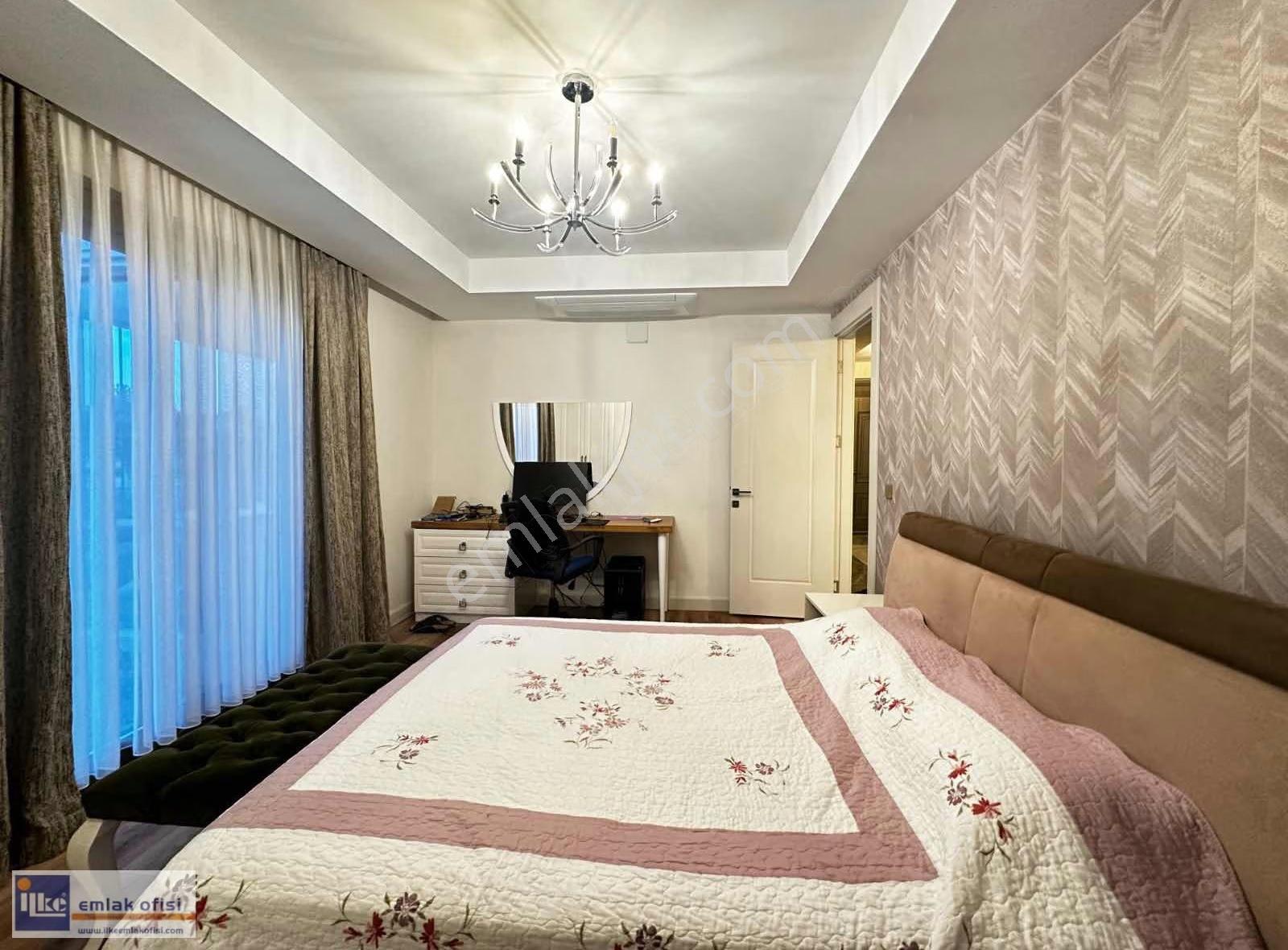 50.yıl Mahallesinde Emsalsiz Havuzlu Villa - Görsel 28