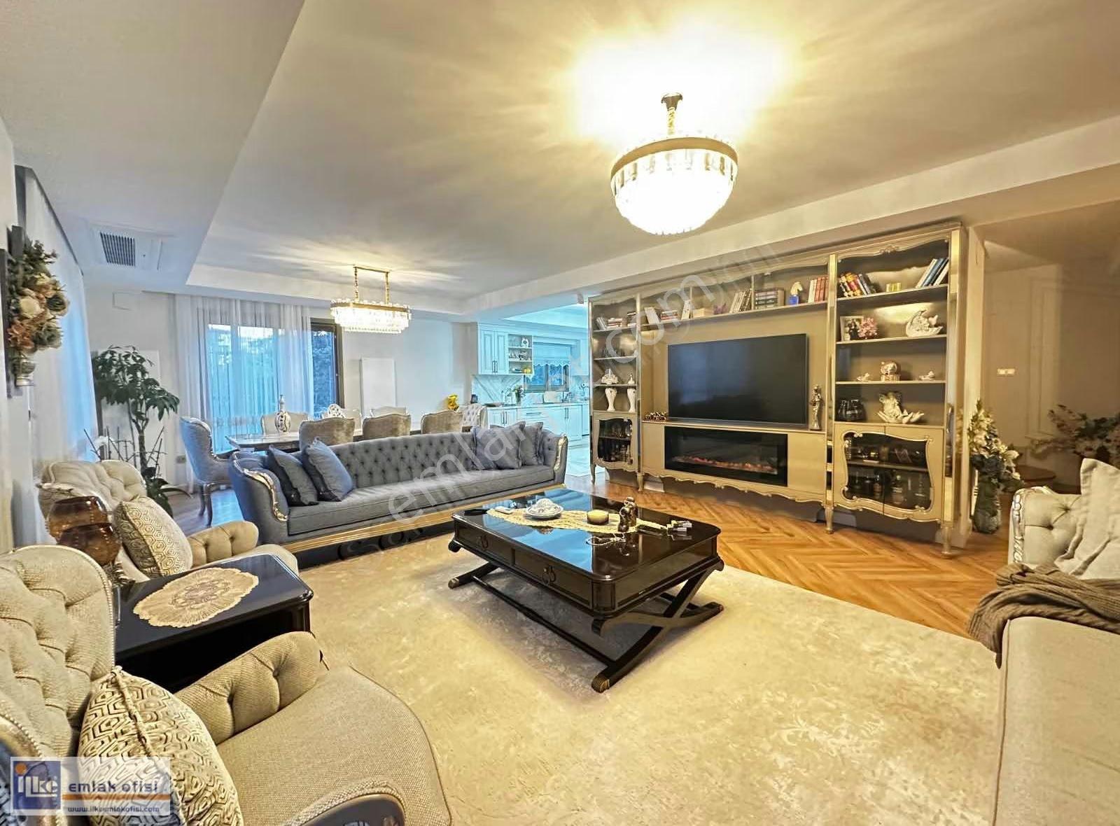 50.yıl Mahallesinde Emsalsiz Havuzlu Villa - Görsel 12