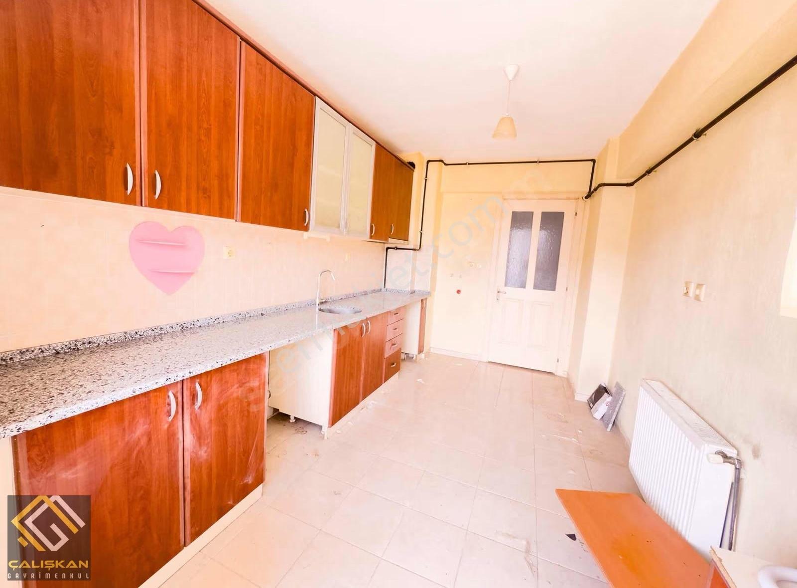 Sıte Içerısınde Okullar Bölgesınde Genış Balkon Genış 2 + 1