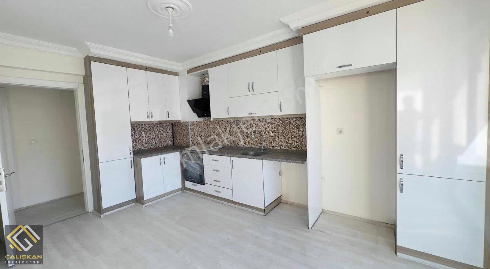 Site/kapıcılı/çocuk Oyun Alanlı/çift Banyolu/ Bulvar Üzeri