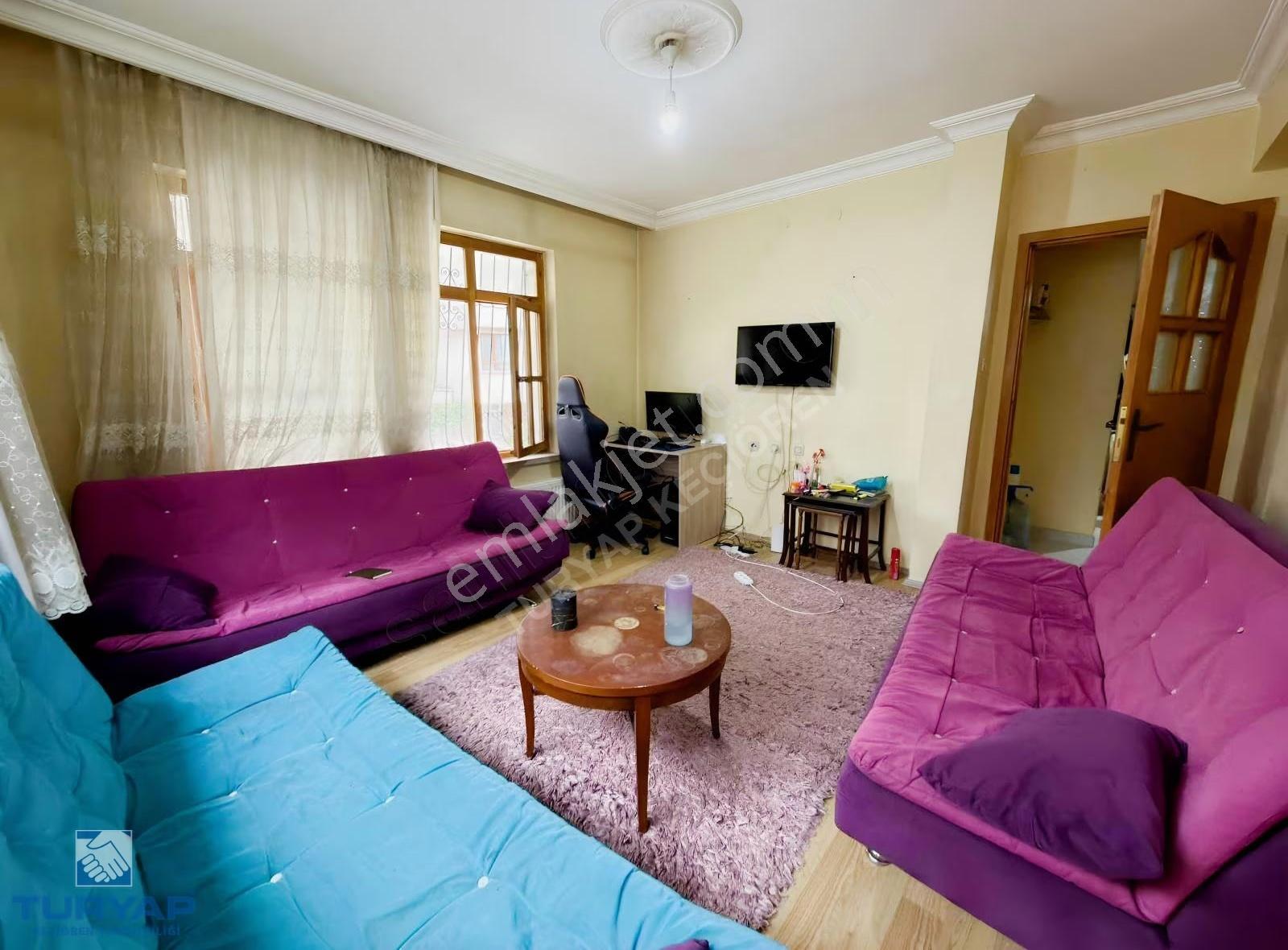 Fırsat Bağlarbaşı Bursa Caddesi Yakını 2+1 Balkon 70m² Satılık