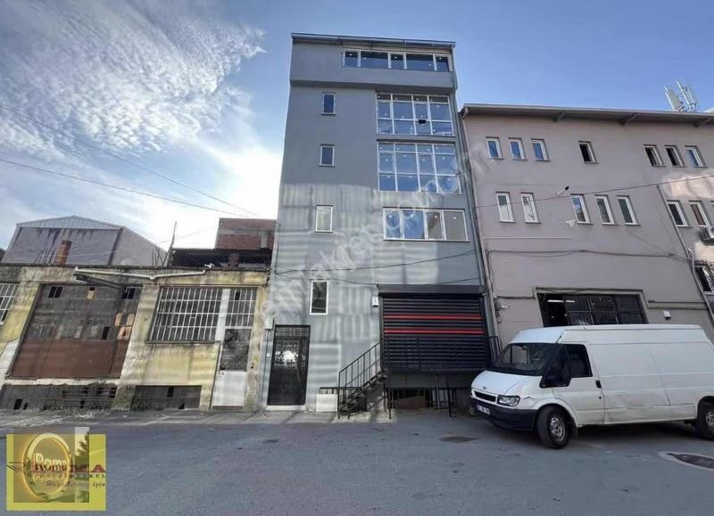 Roma' Dan Vişne Caddesi Yakını Satılık Komple İş Yeri