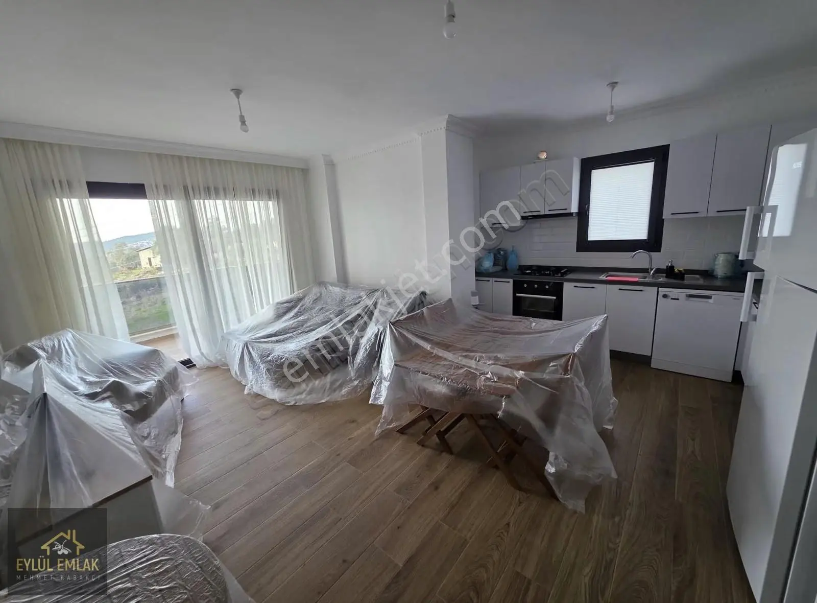 Mumcularda Eşyalı 100 M2 Ebeveyn Banyolu Satılık Daire - Görsel 8