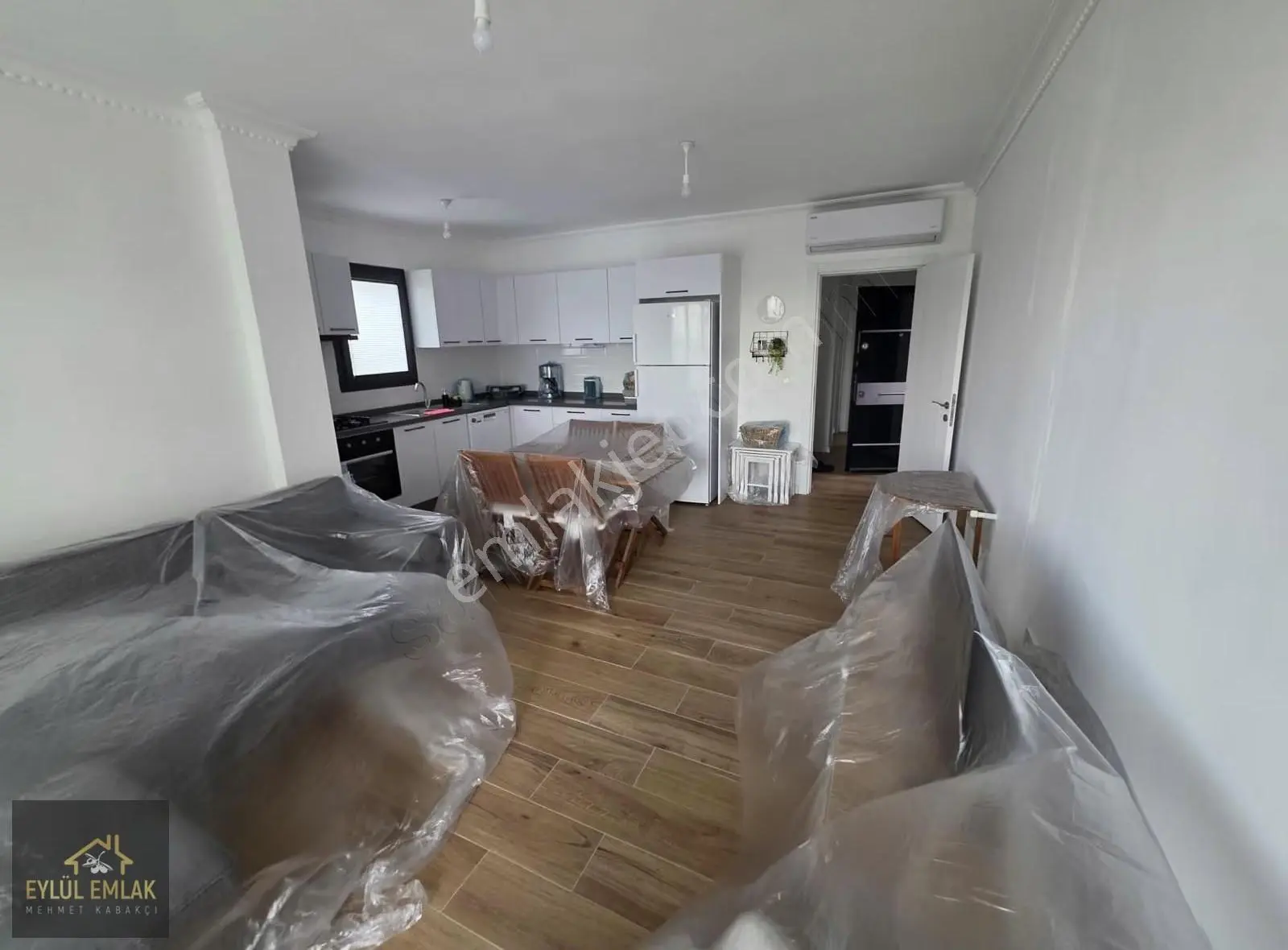 Mumcularda Eşyalı 100 M2 Ebeveyn Banyolu Satılık Daire - Görsel 3