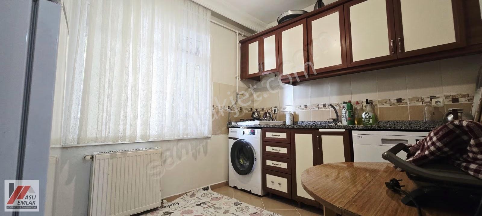 Aslı Emlak'tan Zübeyde Hanım Mah. 2+1 Daire