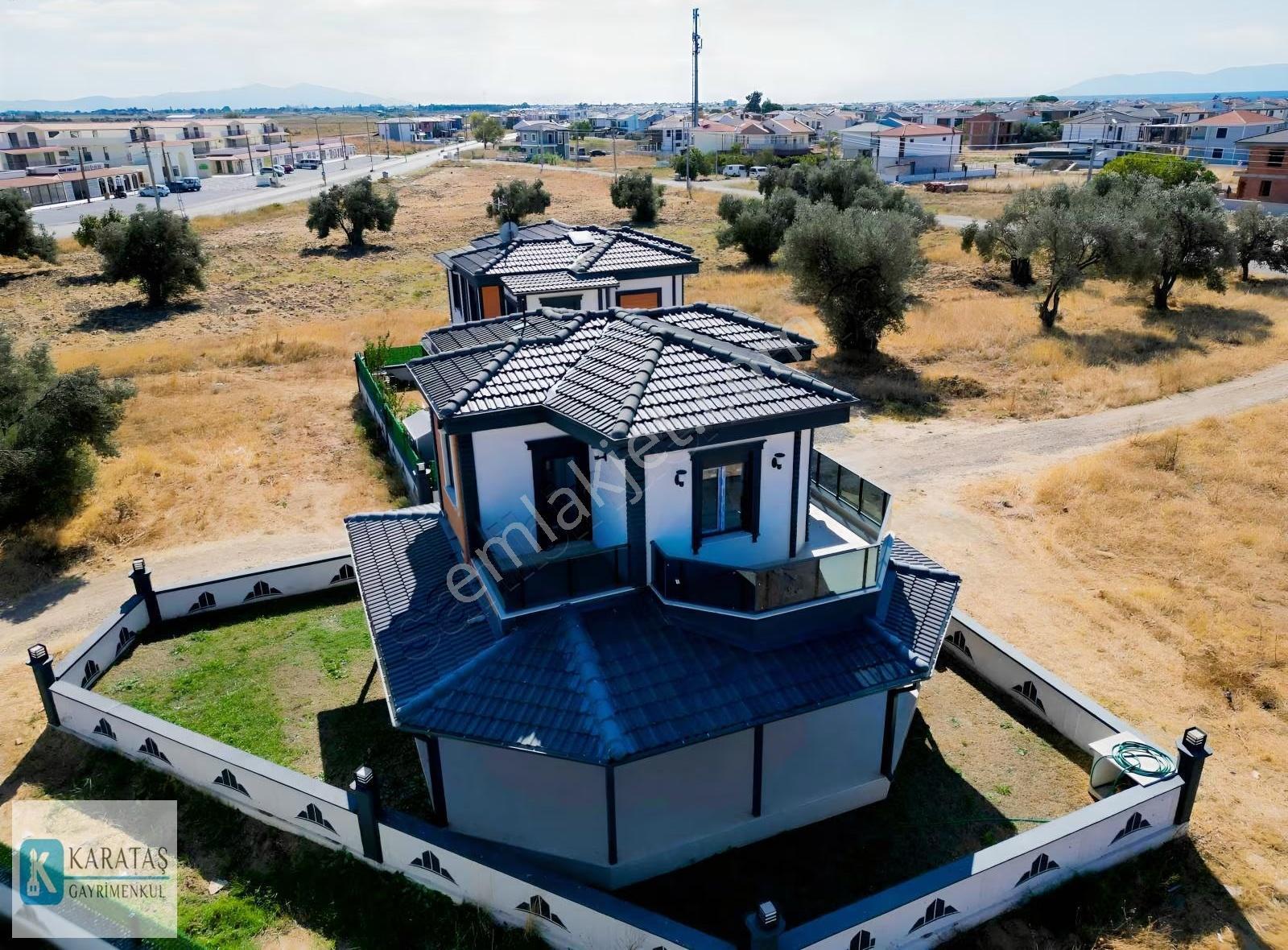 Altınova Sahilde Müstakil Dört Cephesi Açık Dubleks Villa - Görsel 31
