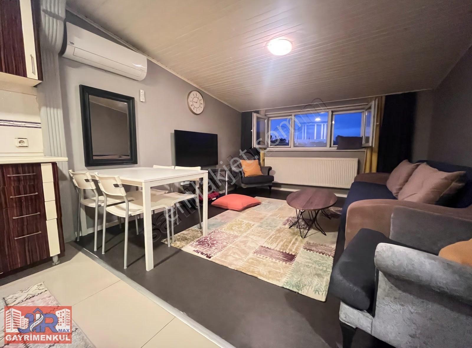 Kadıköy'de Çamlıca Kulesi Manzaralı Full Eşyalı Lüks 1+1 Daire - Görsel 8