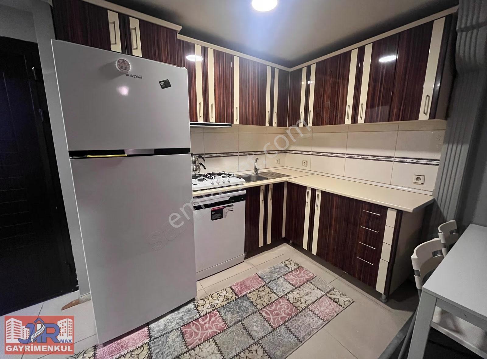 Kadıköy'de Çamlıca Kulesi Manzaralı Full Eşyalı Lüks 1+1 Daire - Görsel 14