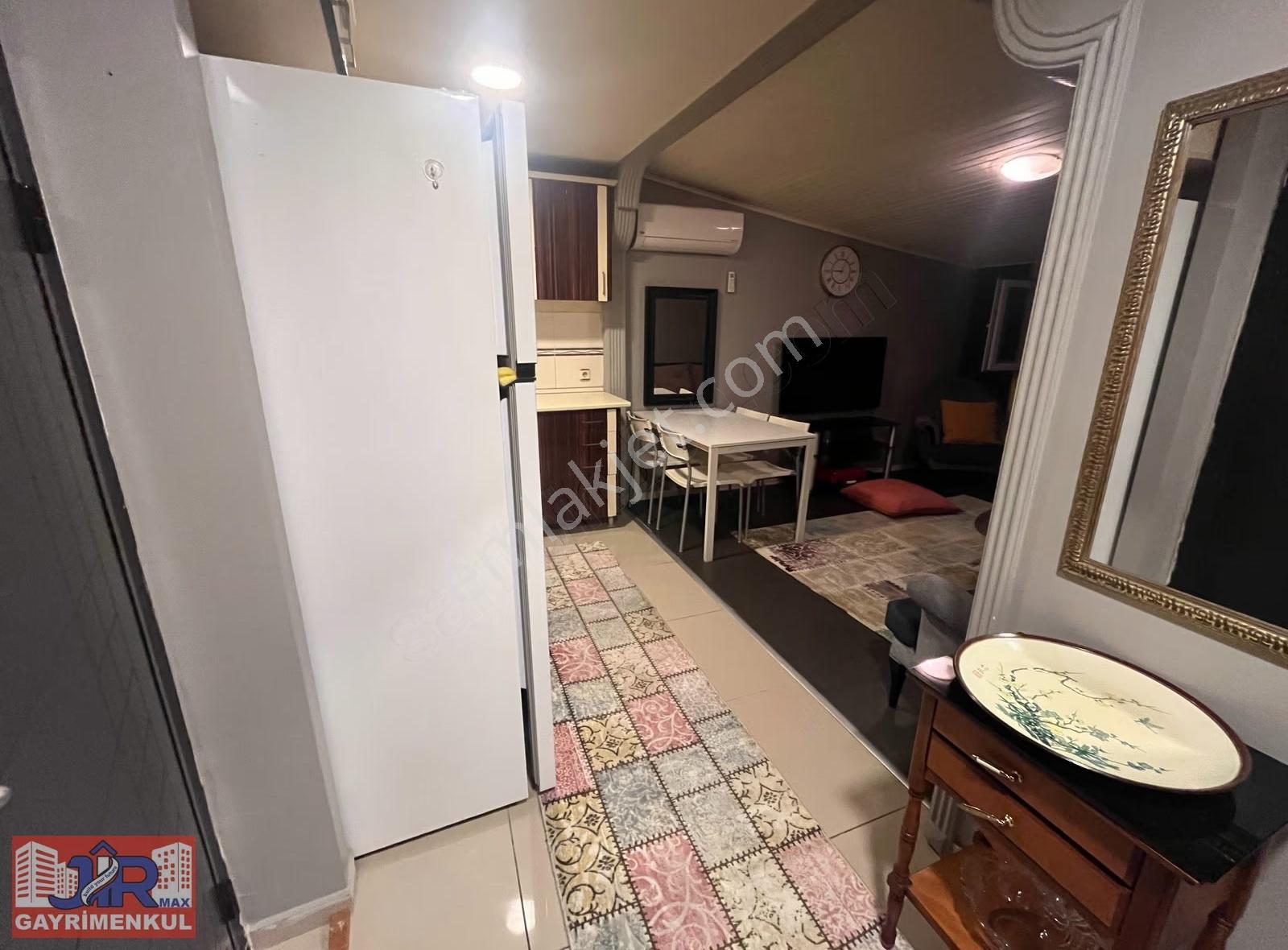 Kadıköy'de Çamlıca Kulesi Manzaralı Full Eşyalı Lüks 1+1 Daire - Görsel 17