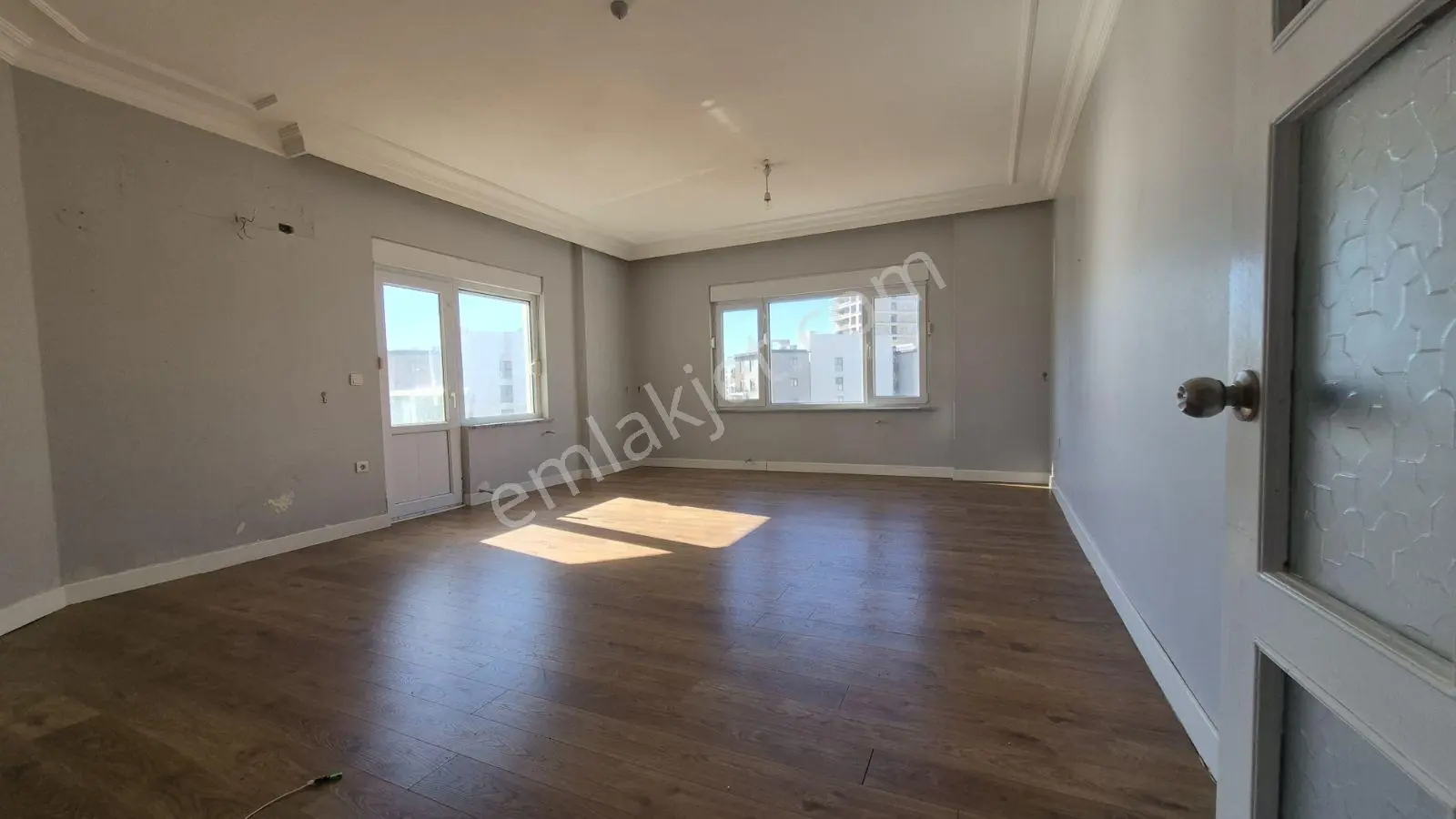 Antalya Altıntaş'ta Karatay Sitesi Geniş 3+1 Kiralık Daire - Görsel 2