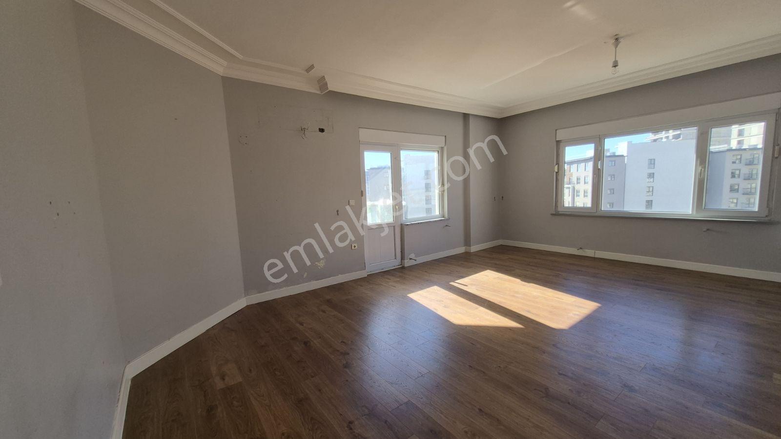 Antalya Altıntaş'ta Karatay Sitesi Geniş 3+1 Kiralık Daire - Görsel 26
