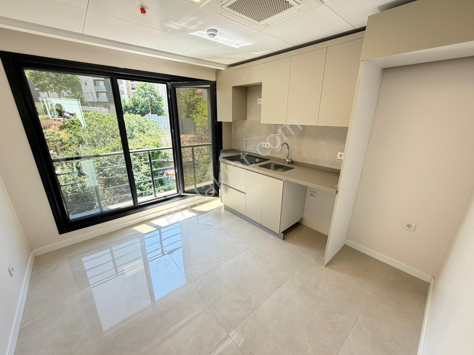 Remax Ataşehir Küçükbakkalköy Prestijli Kiralık 150m2 Ofis Katları - Görsel 26